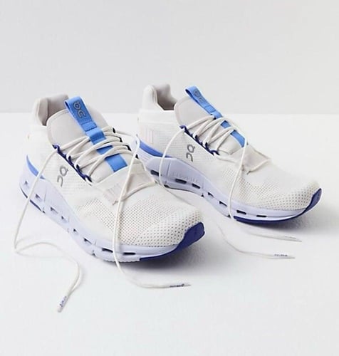 ًOn cloudnova Undyed white/heather