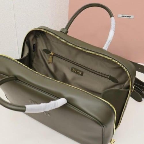 Miu Miu logo-embossed leather shoulder bag