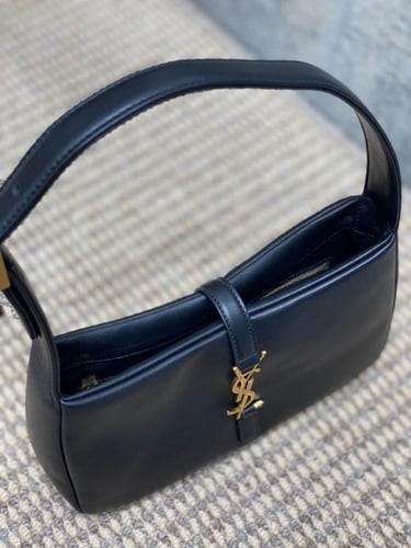 SAINTLAURENT Le 5 à 7 Bag-Black