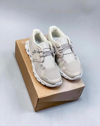 ON RUNNING Cloud 5 PEARL whit