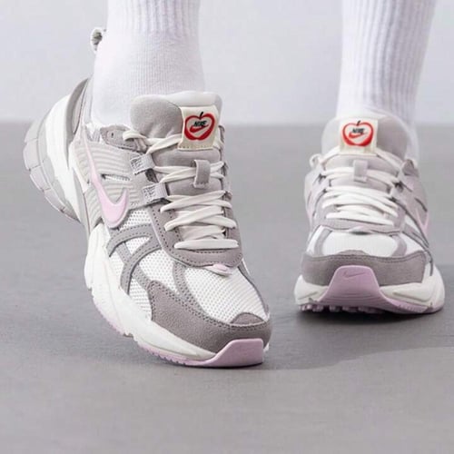 Nike Wmns V2K Run 'Valentine's Day 2025'