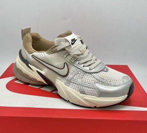 Nike V2K Run Pure Platinum / Metallic Silver