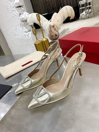 Valentino Garavani 80mm V Logo Slingback Pumps gol...