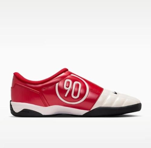 Nike Total 90 white and Red