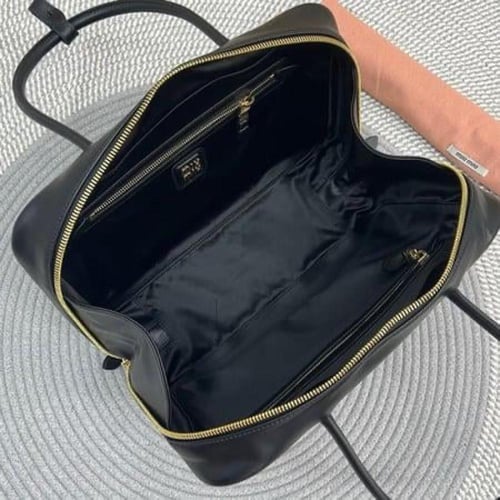 Miu Miu logo-embossed leather shoulder bag