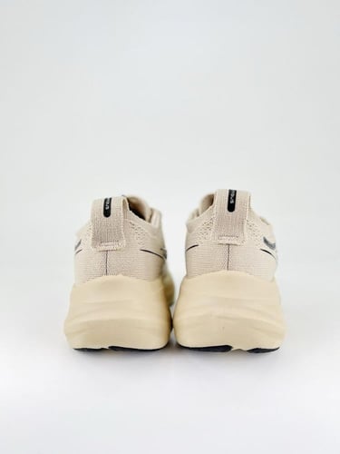 ASICS GEL-NIMBUS 26 Beige Black Feather