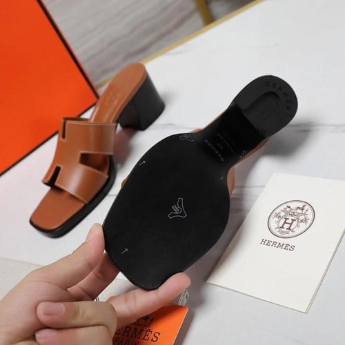 ‏ Hermès Oran brown slipper