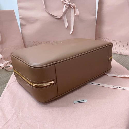 Miu Miu logo-embossed leather shoulder bag