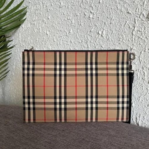 Burberry Sale U003e Vintage Clutch