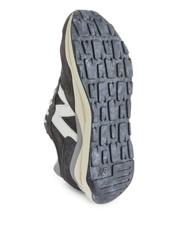 New Balance 5740 Trainers grey