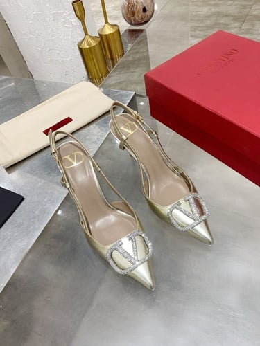 Valentino Garavani 80mm V Logo Slingback Pumps gol...