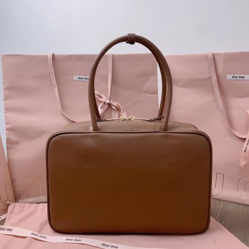 Miu Miu logo-embossed leather shoulder bag