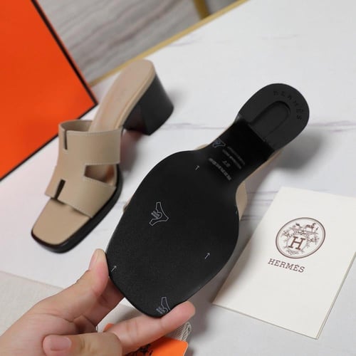 ‏ Hermès Oran Beige slipper
