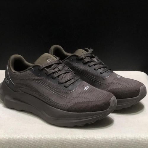 ALO Yoga RUNNER Brown