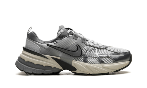 Nike v2k RUN "PURE PLATINUM WOLF GREY"