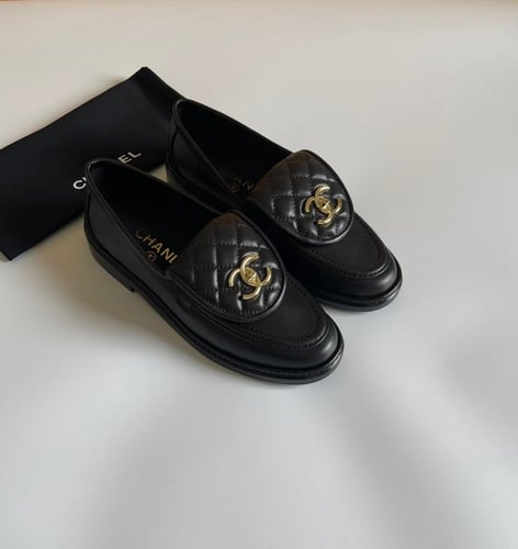 Chanel LEATHER FLATS black
