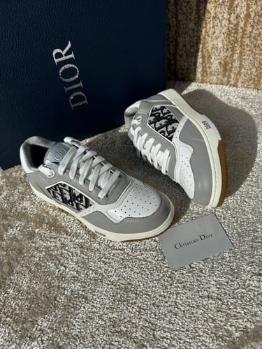 B27 LOW-TOP SNEAKER Gray and White Smooth Calfskin...