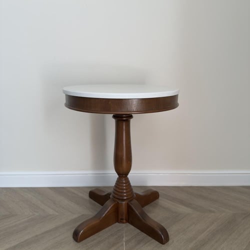 طاولة دائرية