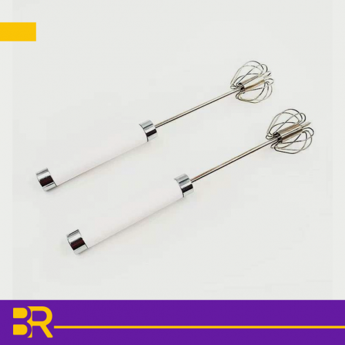 آلة خفق الخليط من قطعتين