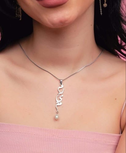 قلادة لؤلؤ فضية