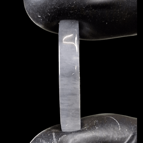 حجر عقيق طبيعي مفحوص و موثق بشهادة مختبر