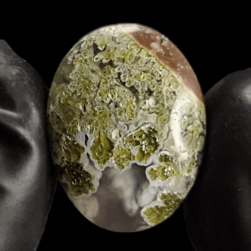 حجر عقيق خامة رائعة طبيعي