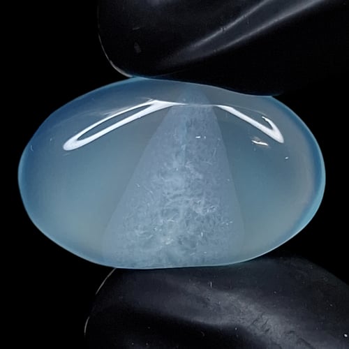 حجر عقيق ازرق سماوي ثلجي تشكيل رائع طبيعي مفحوص بش...