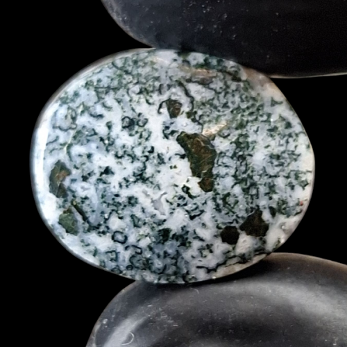 حجر عقيق طحلبي طبيعي