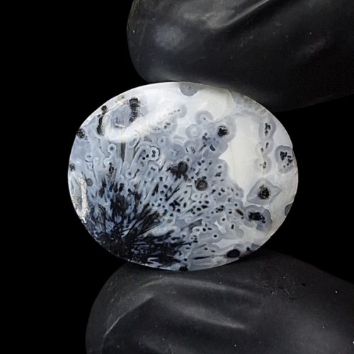 حجر عقيق مسماري طبيعي