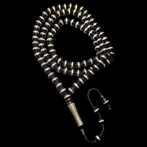 سبحه من خشب الكوك مطعمة 99 خرزة