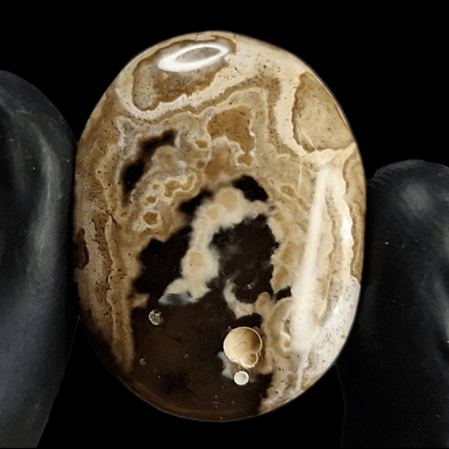 حجر عقيق بافوري طبيعي حجم راهي