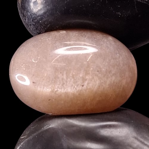 حجر القمر الطبيعي