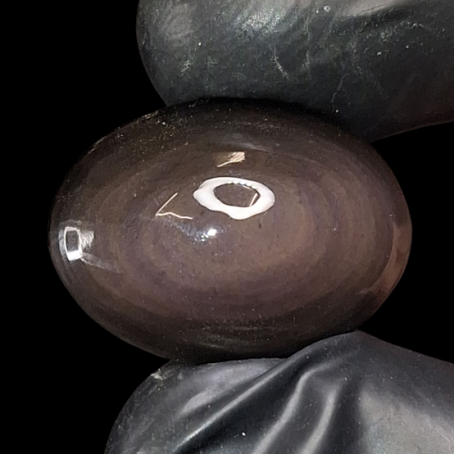 حجر أوبسيدان مصور هيئة عين طبيعي