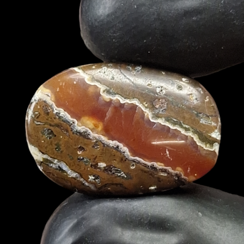 حجر عقيق خرائطي مشمشي طبيعي