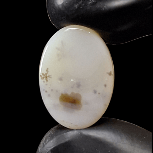 حجر عقيق شجري طبيعي