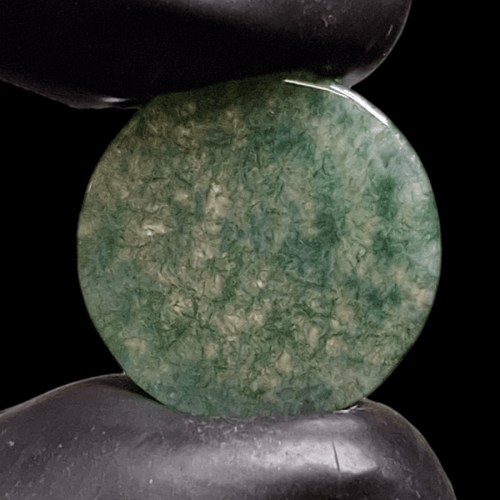 حجر عقيق طحلبي طبيعي مفحوص و موثق بشهادة مختبر