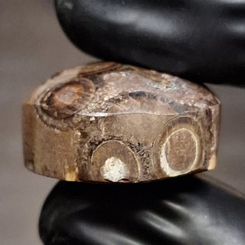 حجر عقيق داؤدي طبيعي هيئة عين