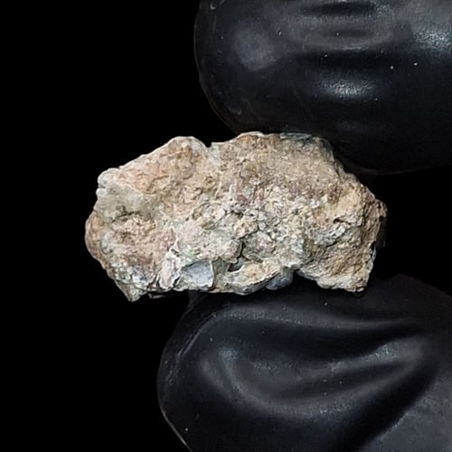 حجر عقيق ناري خام طبيعي تحفة للإقتناء أو الإهداء