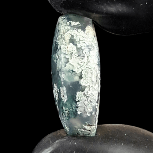 حجر عقيق طحلبي مشجر طبيعي