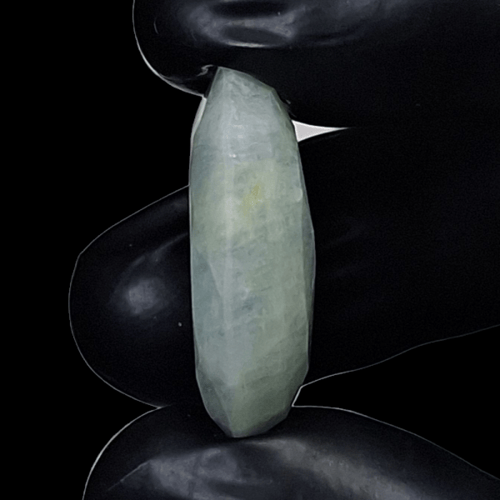 حجر بريل طبيعي مفحوص و موثق بشهادة مختبر