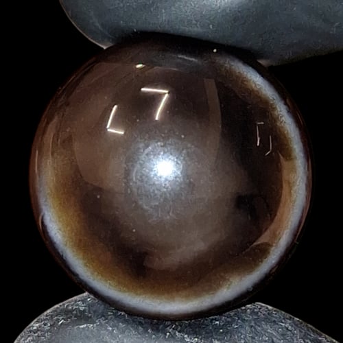 مصور هيئة عين حجر عقيق طبيعي مفحوص و موثق بشهادة م...