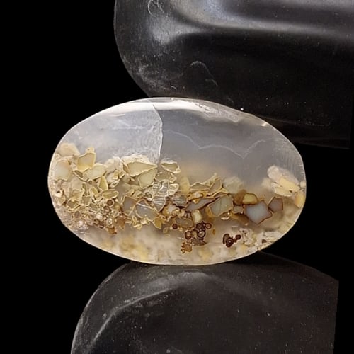 حجر عقيق طبيعي تشكيل متعدد اللون