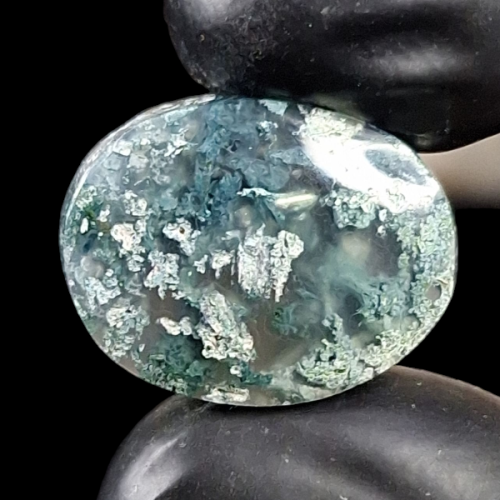 حجر عقيق طحلبي مشجر طبيعي