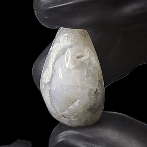 حجر عقيق طحلبي ابيض خام