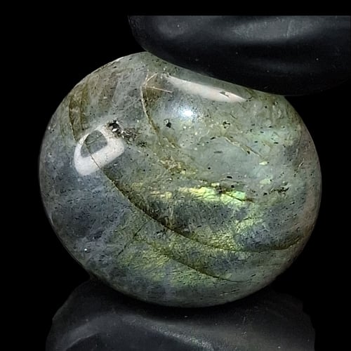 حجر الطاؤوس الطبيعي حجم راهي