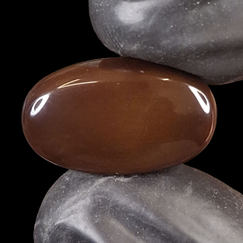 حجر عقيق كبدي طبيعي يشف كرزي