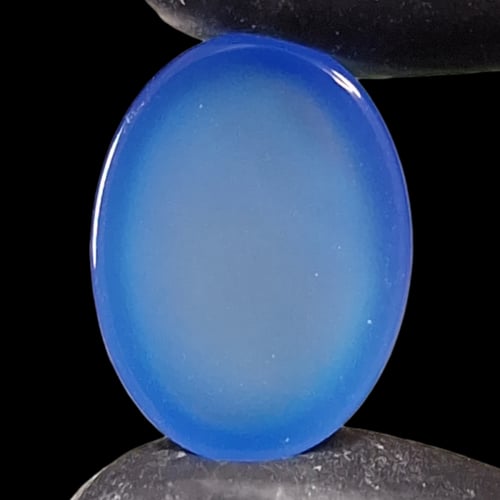 حجر عقيق سماوي طبيعي مفحوص وموثق بشهادة مختبر