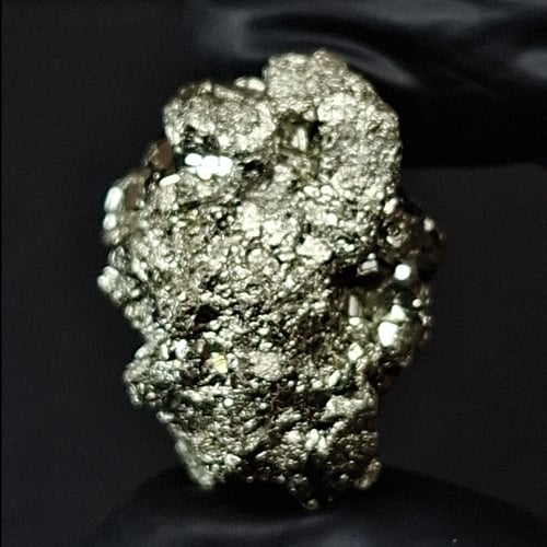 حجر معدن بيريت خام طبيعي