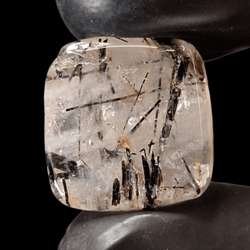 حجر بلاك روتيل كوارتز طبيعي