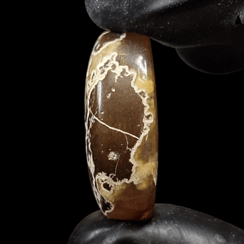 حجر عقيق خرائطي بني طبيعي